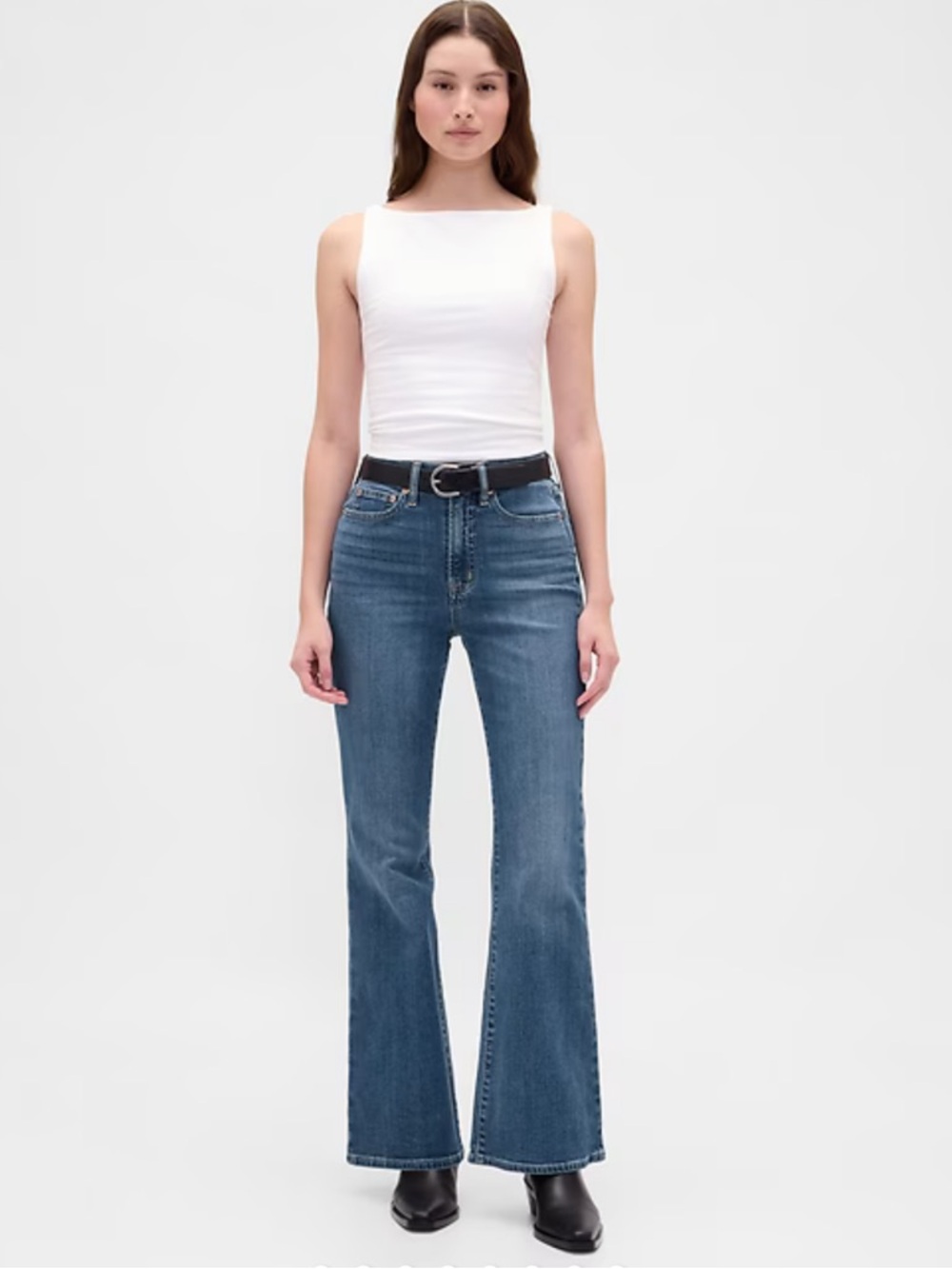 High-Rise Flared Women's Jeans in Medium Blue